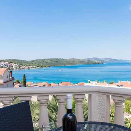 Apartments Bisera Трогір Екстер'єр фото