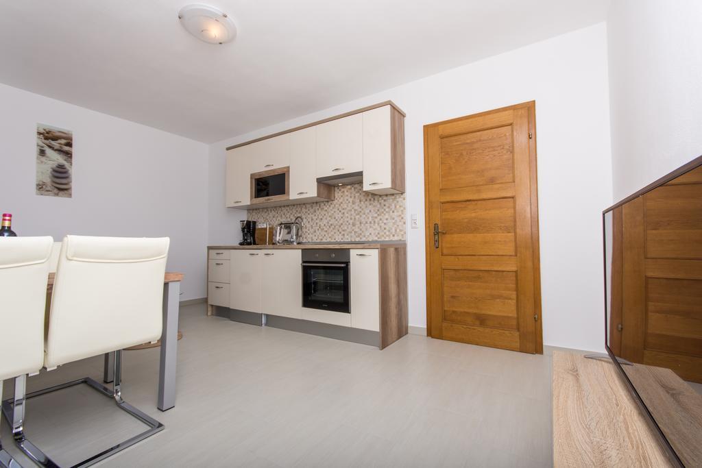 Apartments Bisera Трогір Екстер'єр фото