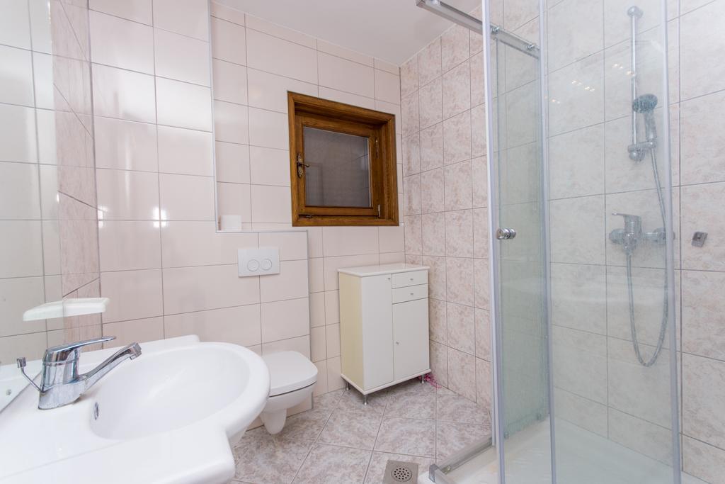 Apartments Bisera Трогір Екстер'єр фото