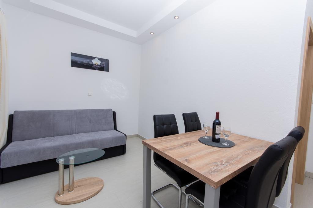 Apartments Bisera Трогір Екстер'єр фото