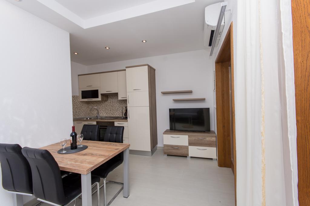 Apartments Bisera Трогір Екстер'єр фото