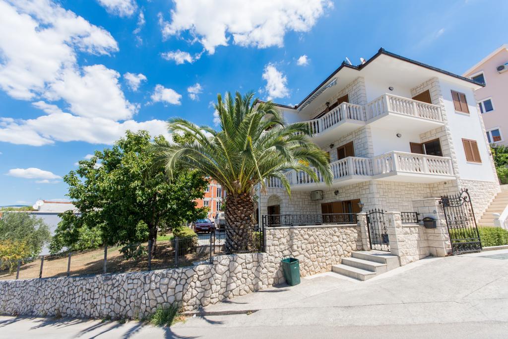 Apartments Bisera Трогір Екстер'єр фото