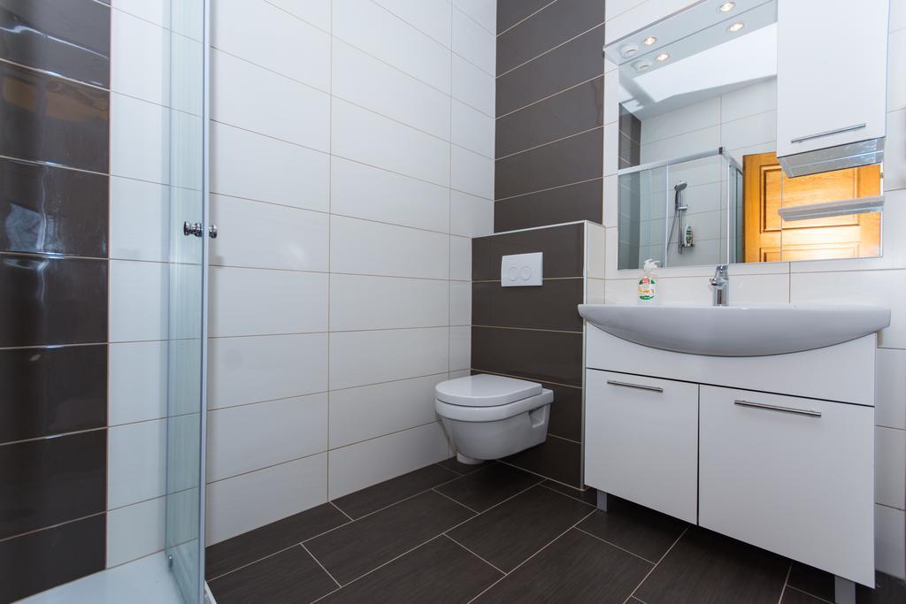 Apartments Bisera Трогір Екстер'єр фото