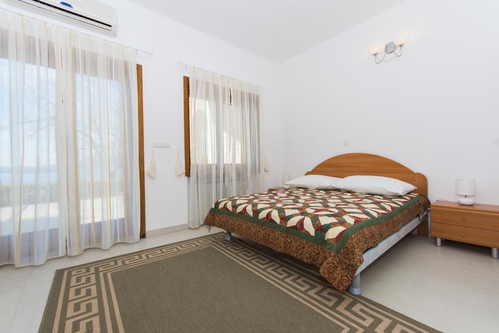 Apartments Bisera Трогір Екстер'єр фото